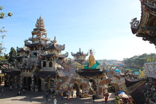 越南精美华丽的东南亚风格寺庙