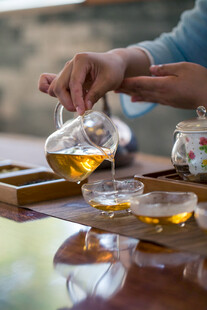 优雅沏茶瞬间