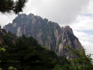 巍峨黄山奇峰