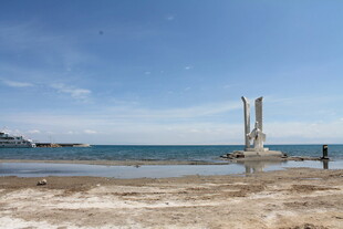 海边独特建筑与美丽海景