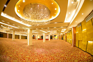 豪华大气的宴会大厅