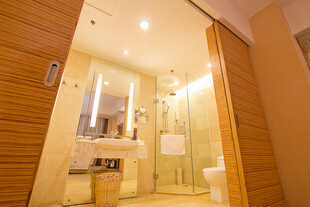 现代简约风格木质浴室