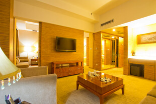 温馨现代风客厅室内场景