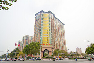 城市中高耸的现代化建筑