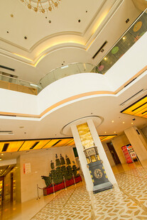 豪华商场内部精致空间