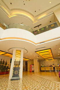 豪华商场室内大厅景象