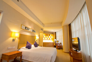 温馨舒适的卧室场景