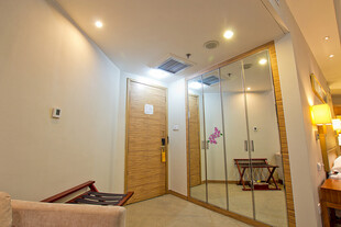 温馨简约风室内走廊空间