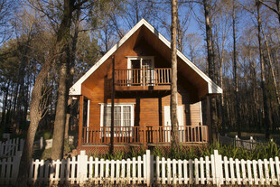 林间木屋 温馨田园景致