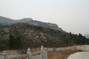 山间景致 远望山峦与植被