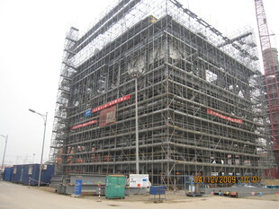 在建高楼施工现场