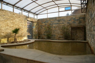 室内石砌泳池景观