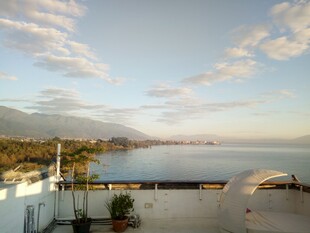 海边美景 天空与海水相映