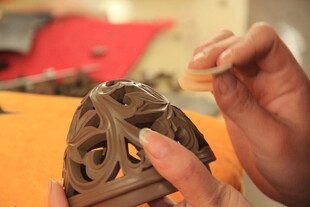 手工雕刻精美木雕作品