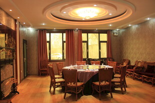 豪华中式风格餐厅包间