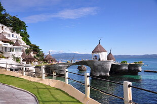 海边浪漫景观小屋与美景