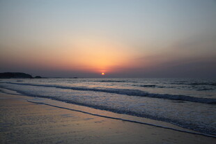 威海海滩的日出风景