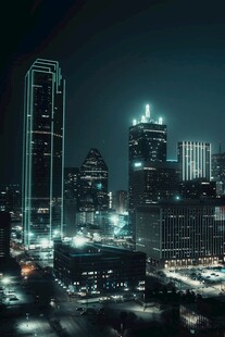 夜幕下的繁华都市景观