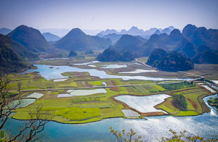山水田园美景俯瞰图