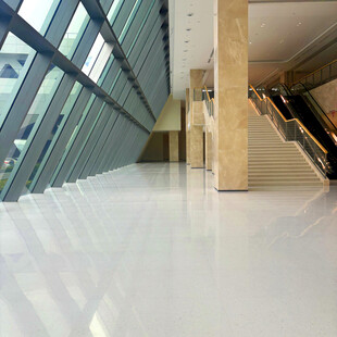 现代宽敞室内空间场景