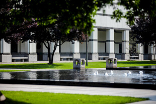 校园现代都市中的精致景观空间