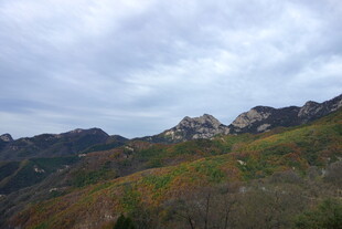 泰山秋日山峦美景