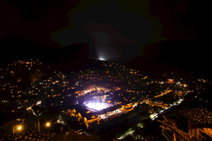 城市璀璨夜景俯瞰图