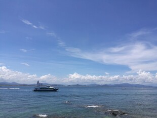 三亚海上游艇 蓝天碧海美景