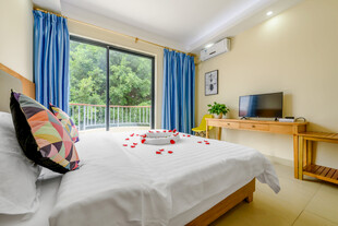 三亚温馨舒适的卧室休憩空间