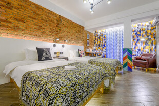 三亚现代风格温馨卧室空间