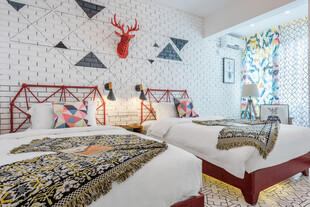 三亚北欧风儿童房温馨布置