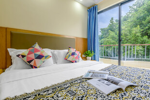 三亚温馨舒适的卧室休憩空间