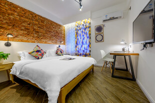 三亚温馨简约风民宿卧室场景