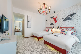 三亚童趣风儿童房温馨布置