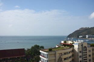 三亚海滨城市建筑海景风光