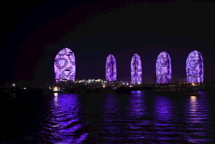 三亚酒店夜景灯光秀