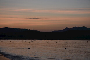 三亚海边日落时分的美丽景致