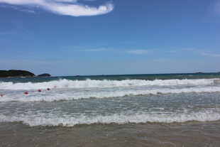 三亚海边美景 海浪翻涌