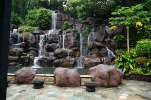 三亚庭院假山瀑布景观