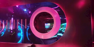 炫彩霓虹环形灯光装置