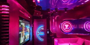 炫酷霓虹酒吧室内场景