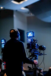 影视拍摄现场的工作人员