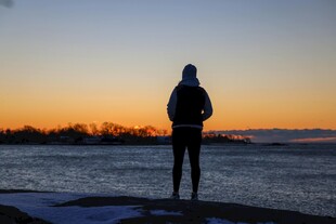 一人赏 sunset 海边景致