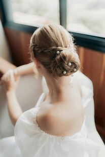 新娘优雅盘发造型特写