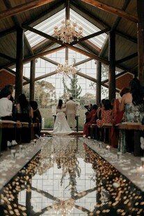 浪漫教堂婚礼仪式现场