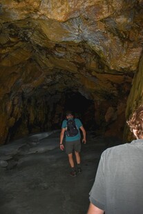 洞穴探险者的前行之路