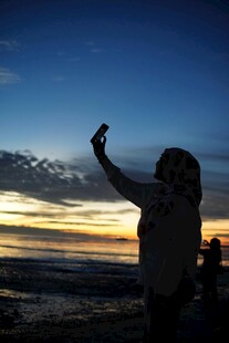 夕阳下的自拍身影