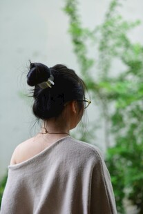 背影女子 尽显优雅气质