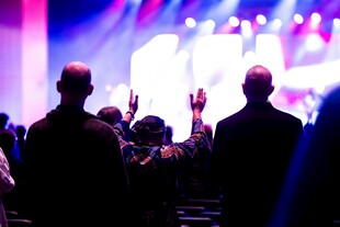 现场音乐会观众热情瞬间