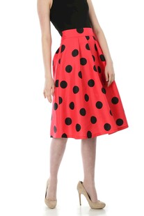 红色波点半身裙时尚穿搭